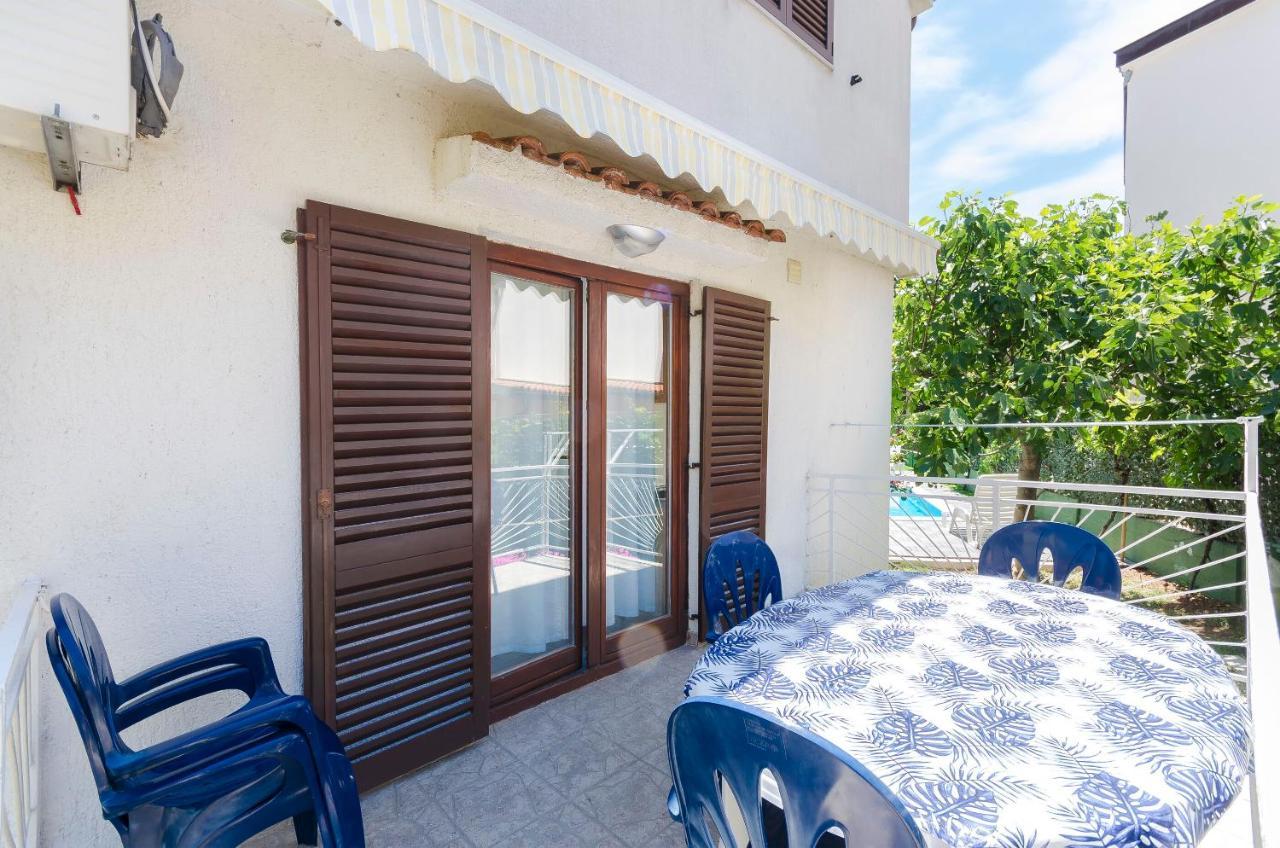 Apartment Milena Srima Exterior photo